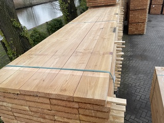 Ca. 70x Douglas Planken Fijnbezaagd, 43x200cm, lengte 300cm